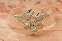 Artie Yellowhorse Sterling Silver Double Flower Bracelet